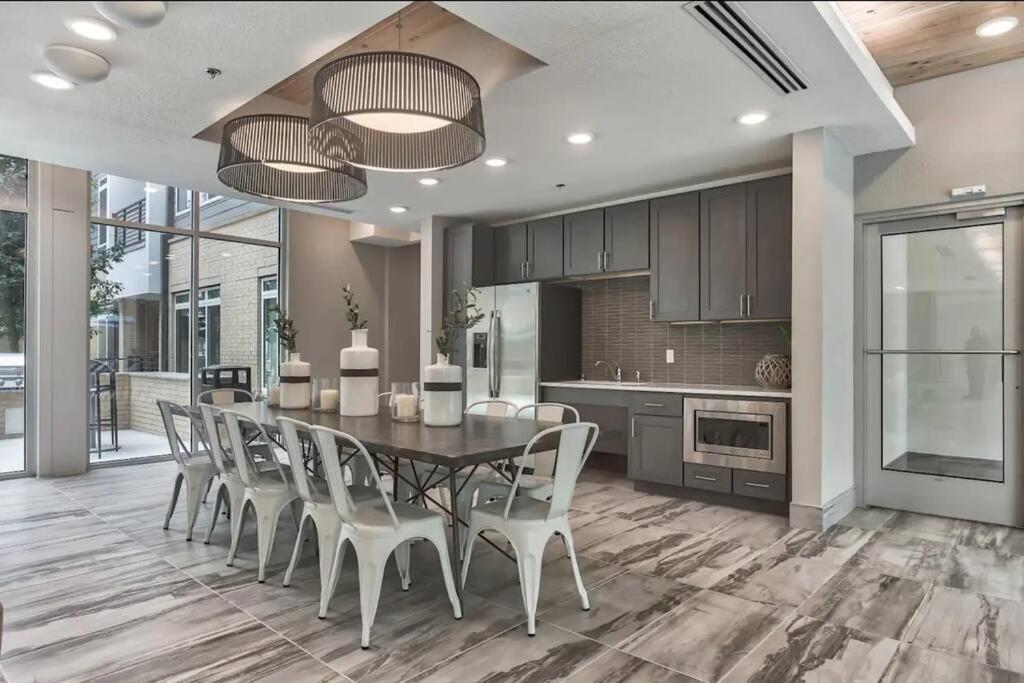 Beautiful Riverwalk Apt With Full Amenities, King Bed & Free Parking San Antonio Exteriér fotografie